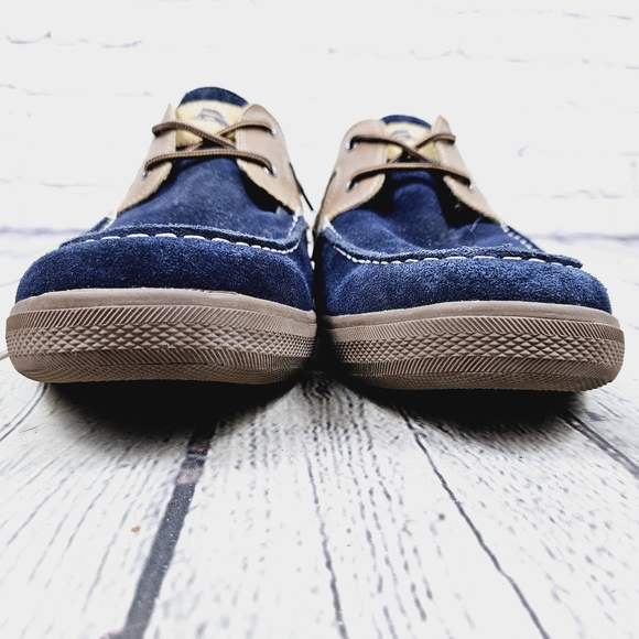 TOMMY BAHAMA | Calderon II suede slip-on casual boat shoes - Picture 3 of 10